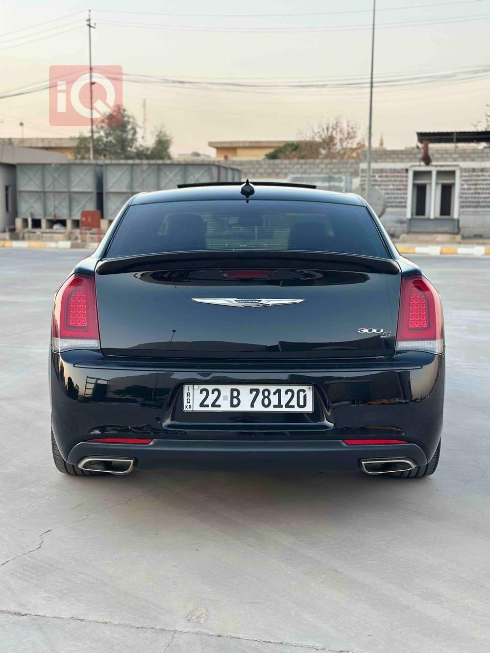 کرایسلەر 300